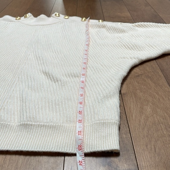Elie Tahari Mock Neck Sweater Ivory dolman sleeves gold buttons on shoulders L - Picture 11 of 16